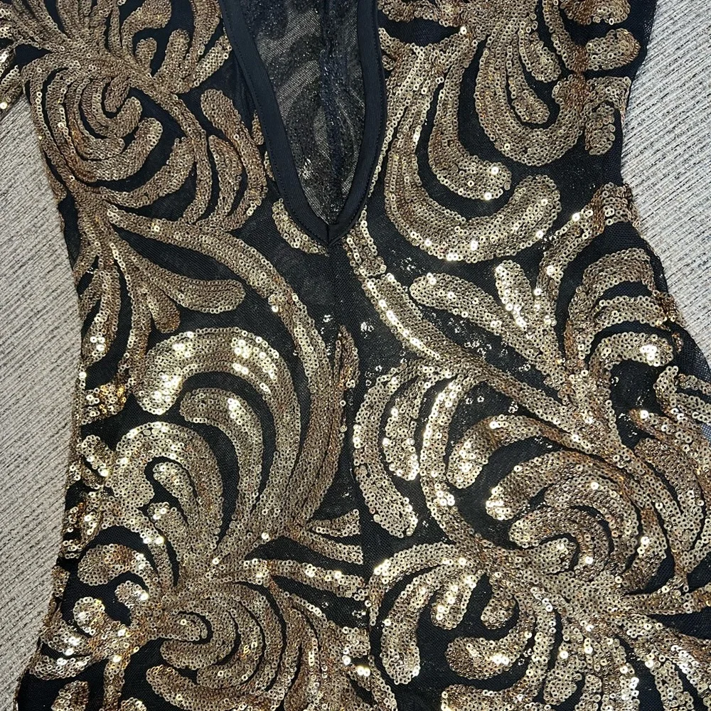 Elegant Black and Gold Sequin Jumpsuit - Picture 2 of 5